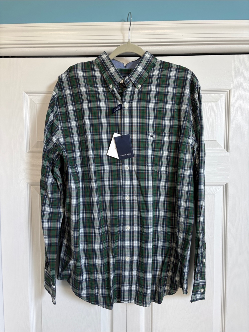 crown & ivy Green White Navy Plaid Button-Down Shirt